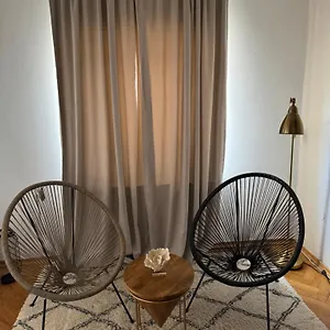 Apartment T&s With Free Parking
