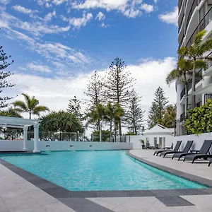 https://mantra-coolangatta-beach.queenslandhotels.net